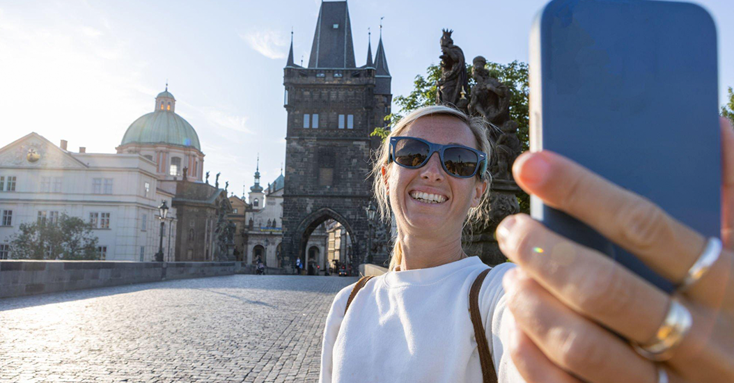 Colleague on 4 week Euro holiday yet to get Insta likes from team